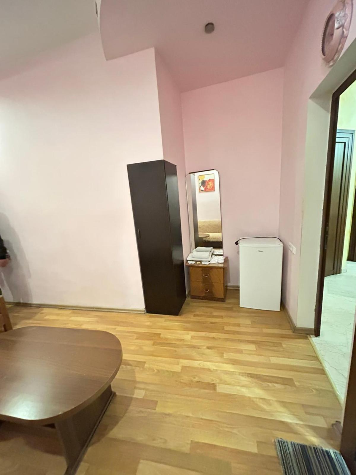 Manand Hotel Erevan Esterno foto