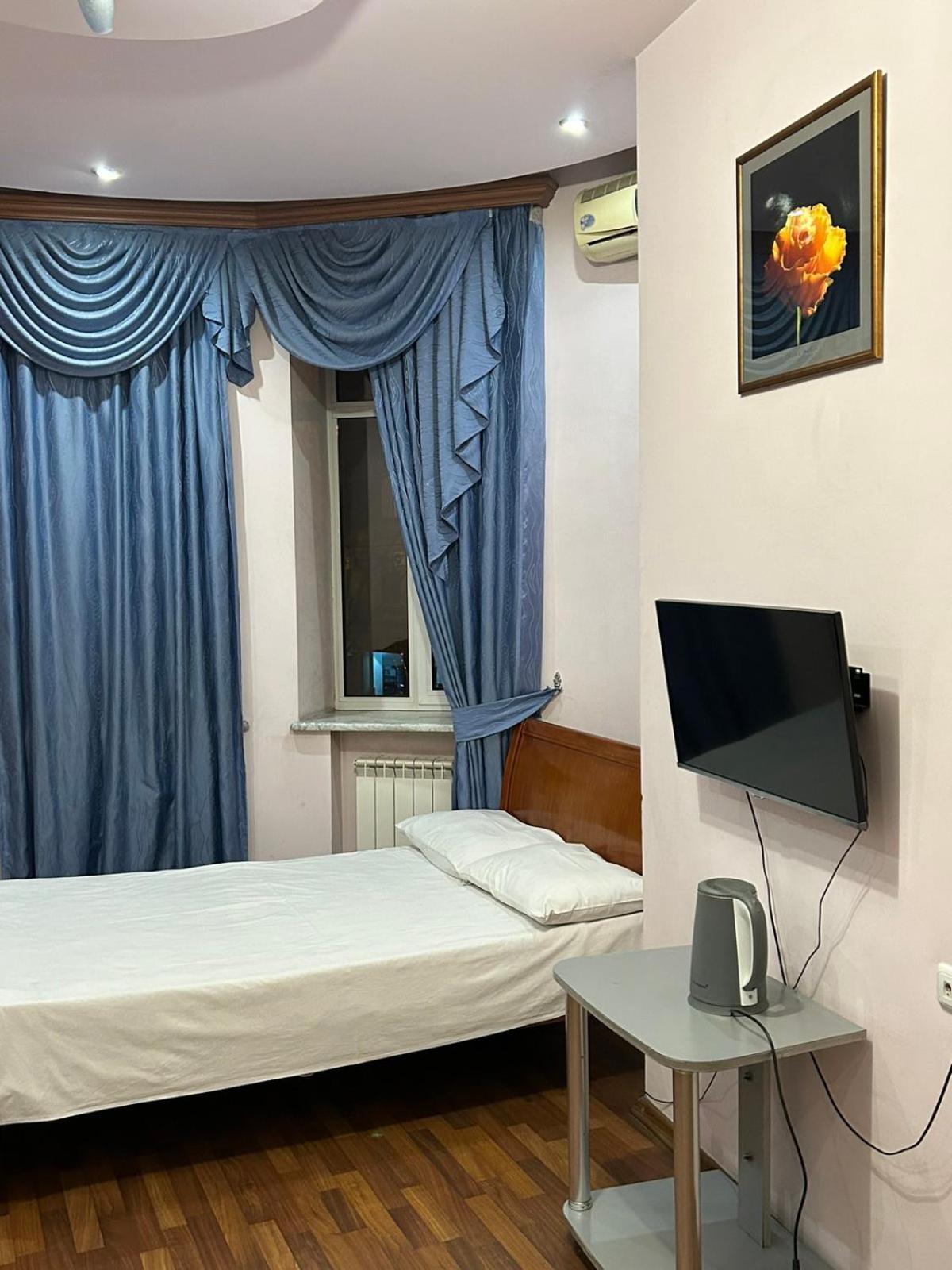 Manand Hotel Erevan Esterno foto