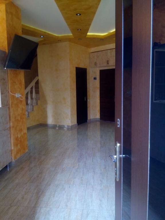 Manand Hotel Erevan Esterno foto