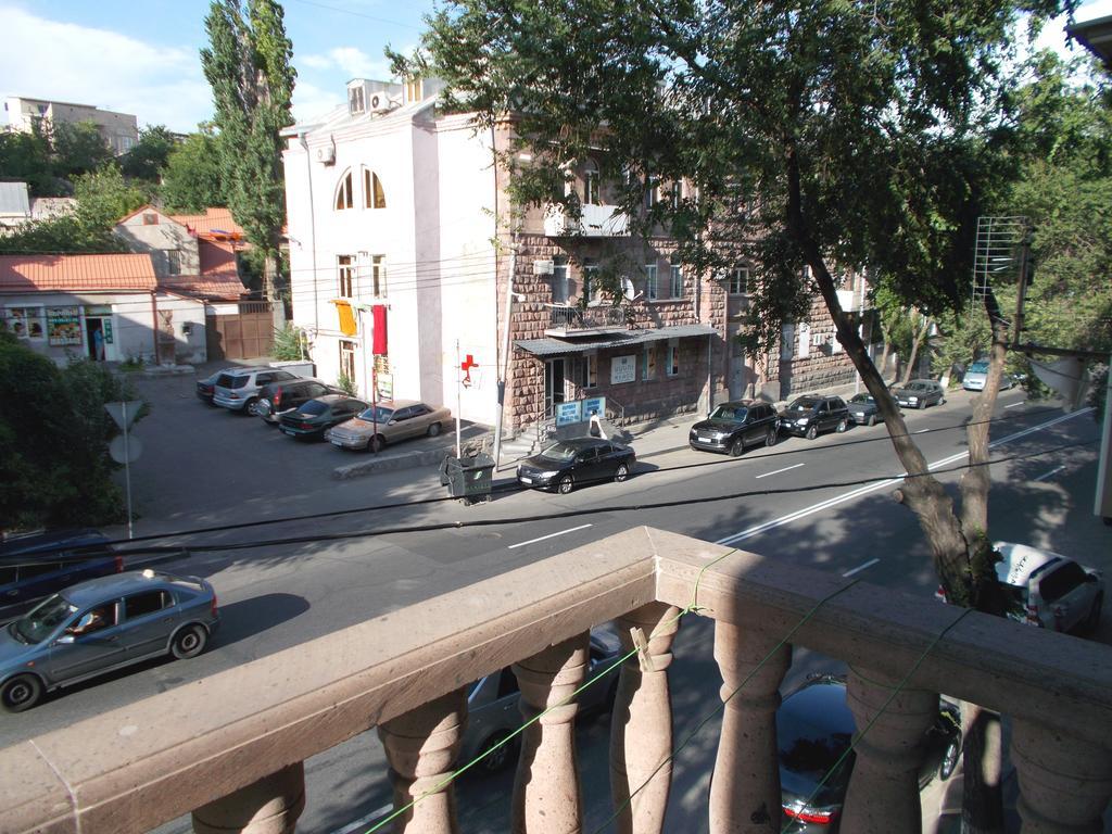 Manand Hotel Erevan Esterno foto