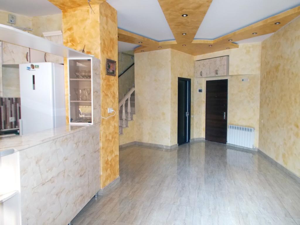 Manand Hotel Erevan Esterno foto