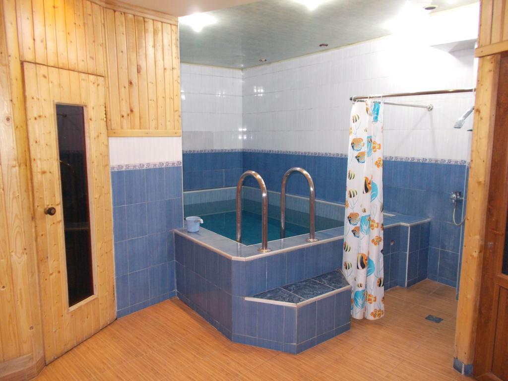 Manand Hotel Erevan Esterno foto